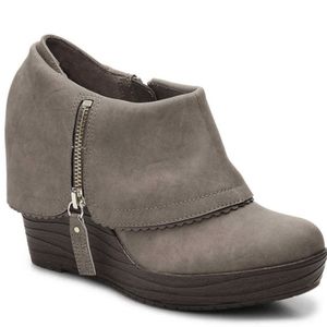 Dr. Scholl's Taupe Breeanna Cuffed Comfort Wedge Booties